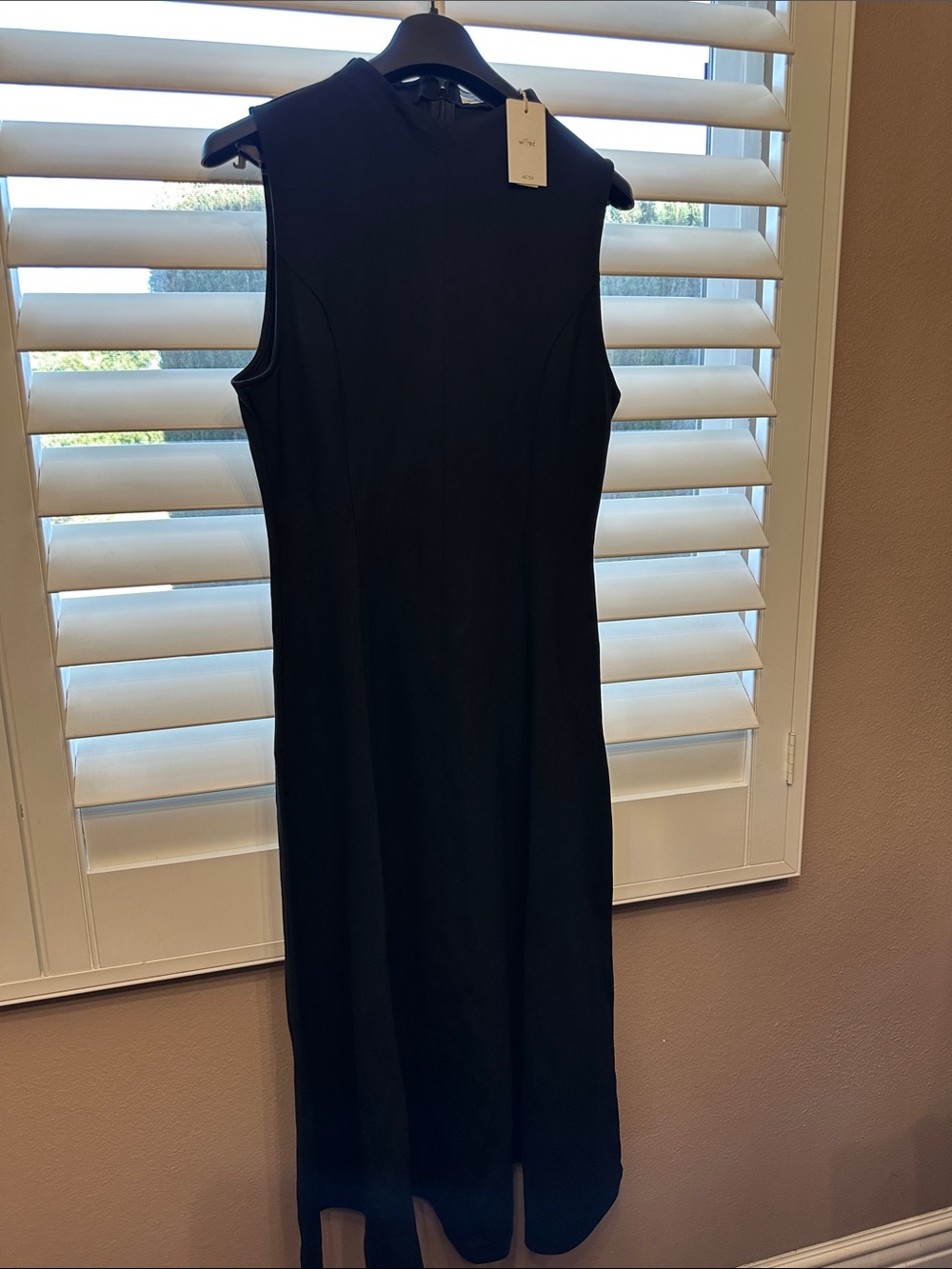 Wilfred Black Sleeveless Midi Dress - Sleek Minimalist Design